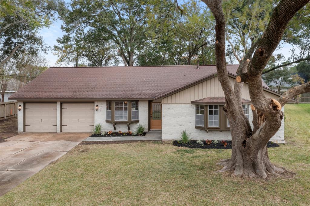 2703 Wilshire Circle, Pearland, Texas image 2