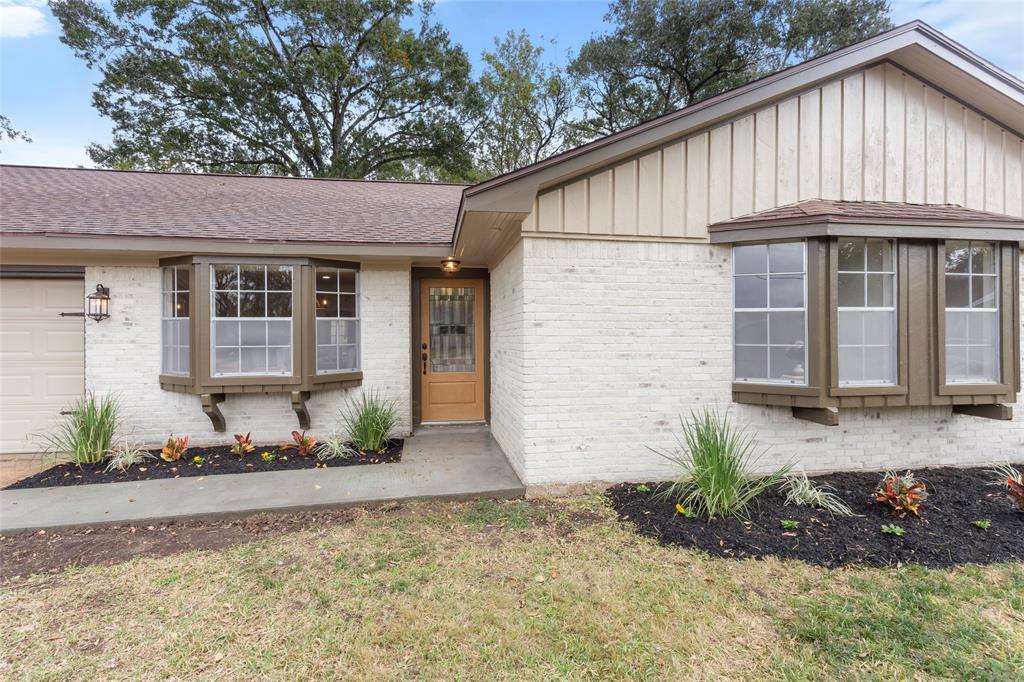 2703 Wilshire Circle, Pearland, Texas image 3