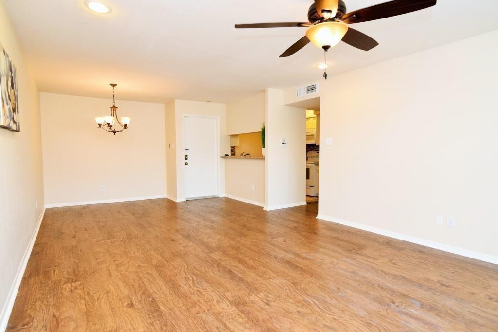 3025 Walnut Bend Lane 31