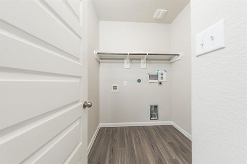 A home in Rosharon