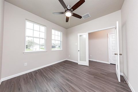 A home in Rosharon