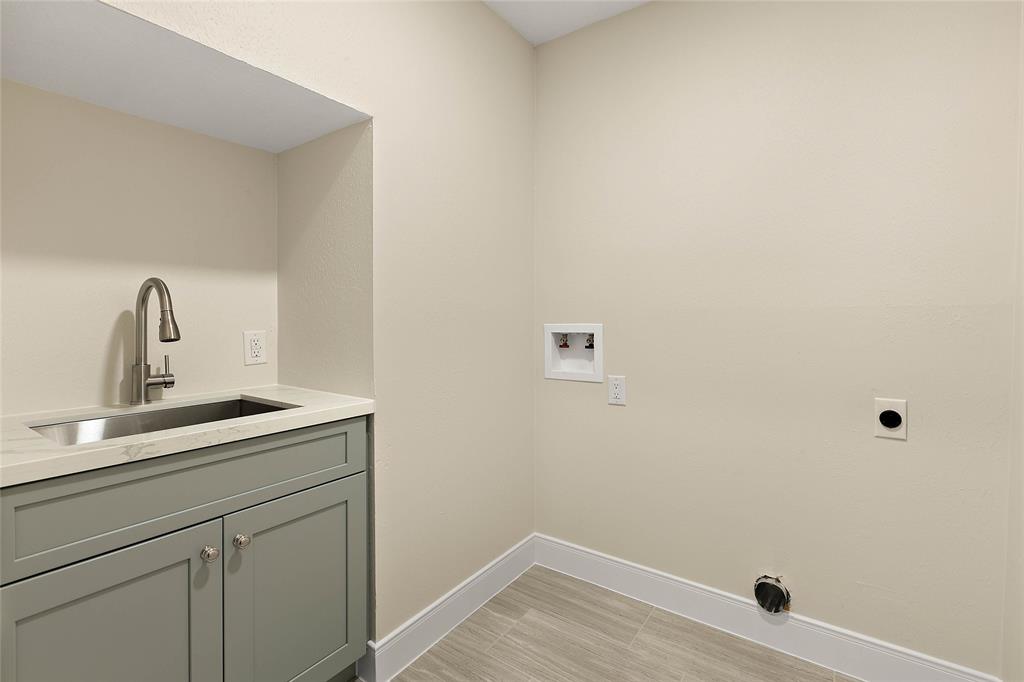 7 Woods Estates Drive, Conroe, Texas image 31