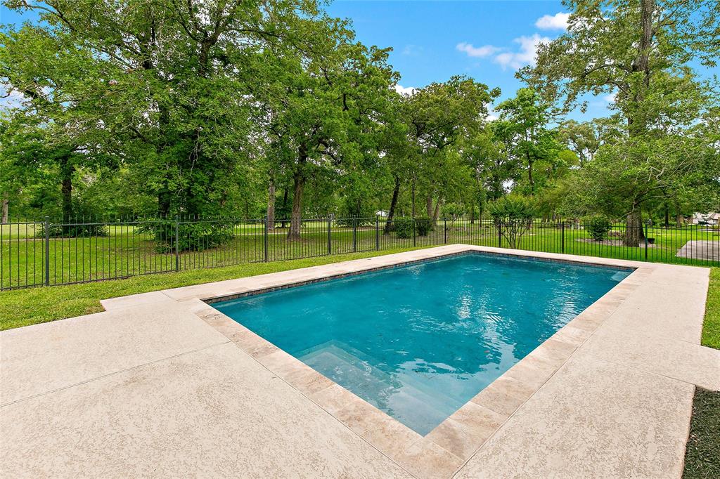 7 Woods Estates Drive, Conroe, Texas image 35