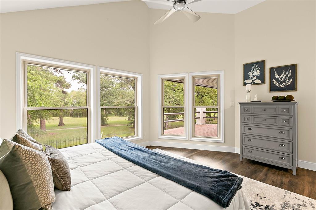 7 Woods Estates Drive, Conroe, Texas image 16