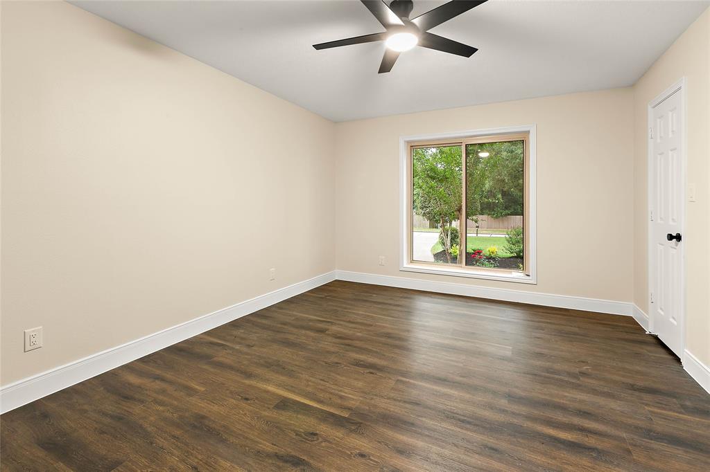 7 Woods Estates Drive, Conroe, Texas image 24