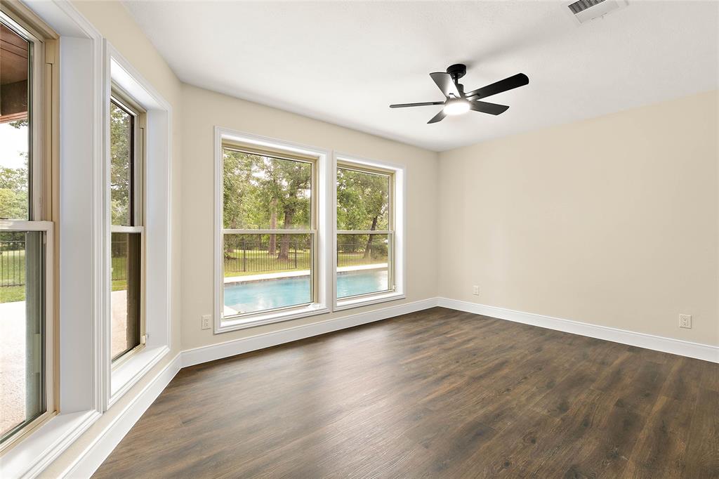 7 Woods Estates Drive, Conroe, Texas image 25