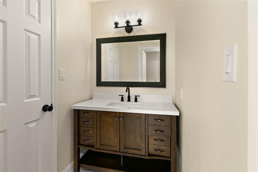 7 Woods Estates Drive, Conroe, Texas image 28