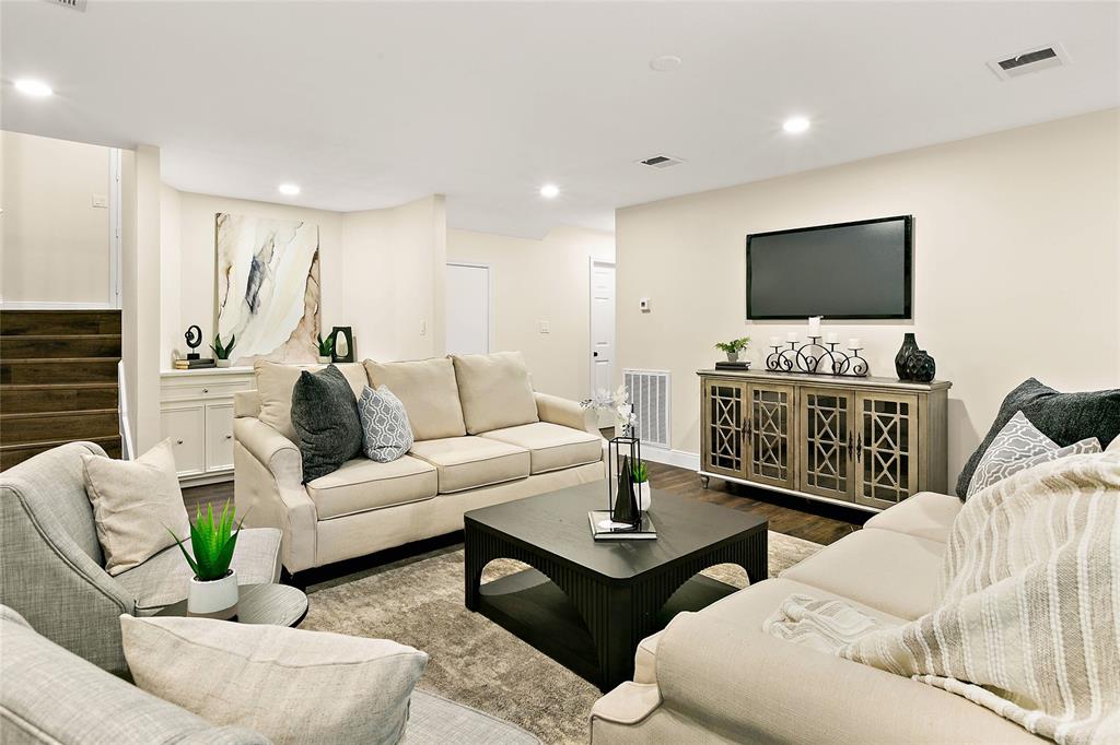 7 Woods Estates Drive, Conroe, Texas image 22