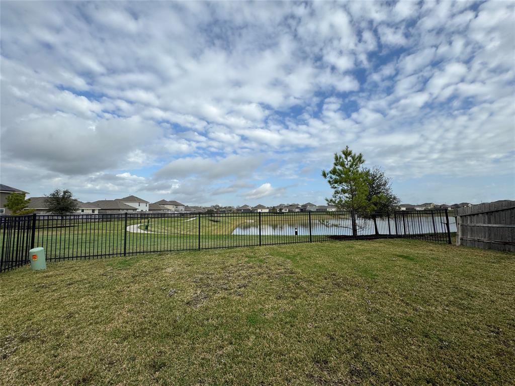 14519 Broadbury Pond Road, Rosharon, Texas image 17