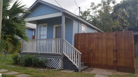1207 29th Street Galveston TX 77550