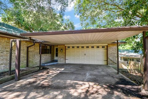 A home in Sealy