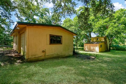 A home in Sealy