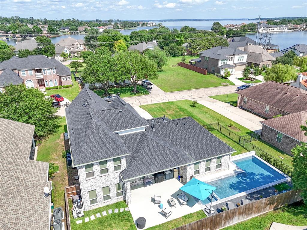 11 Waterford Way, Montgomery, Texas image 2