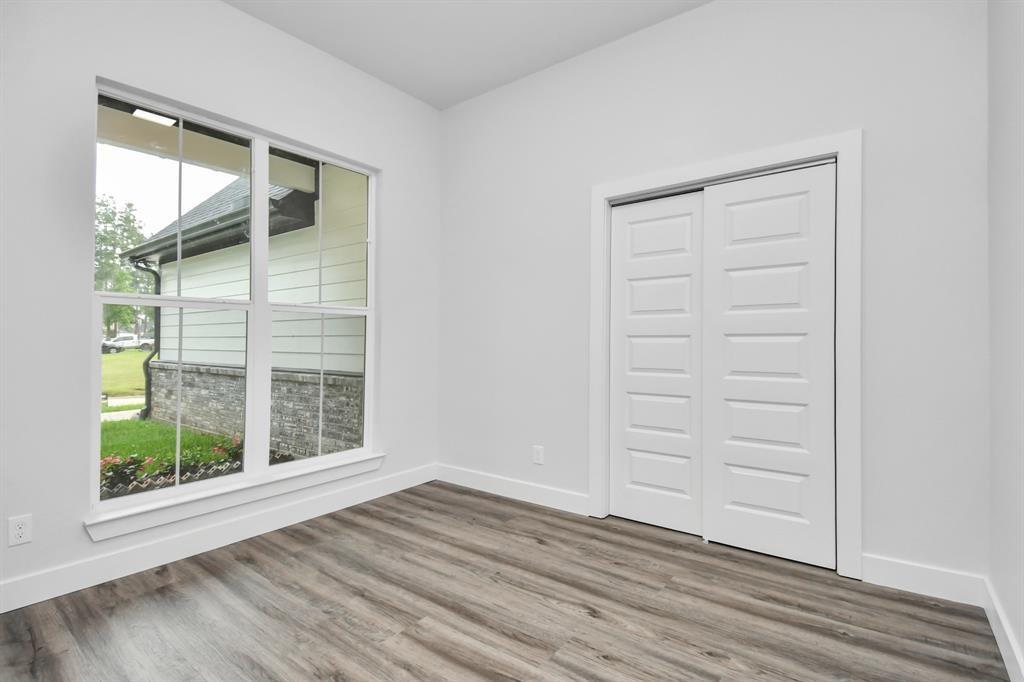 12163 La Salle River