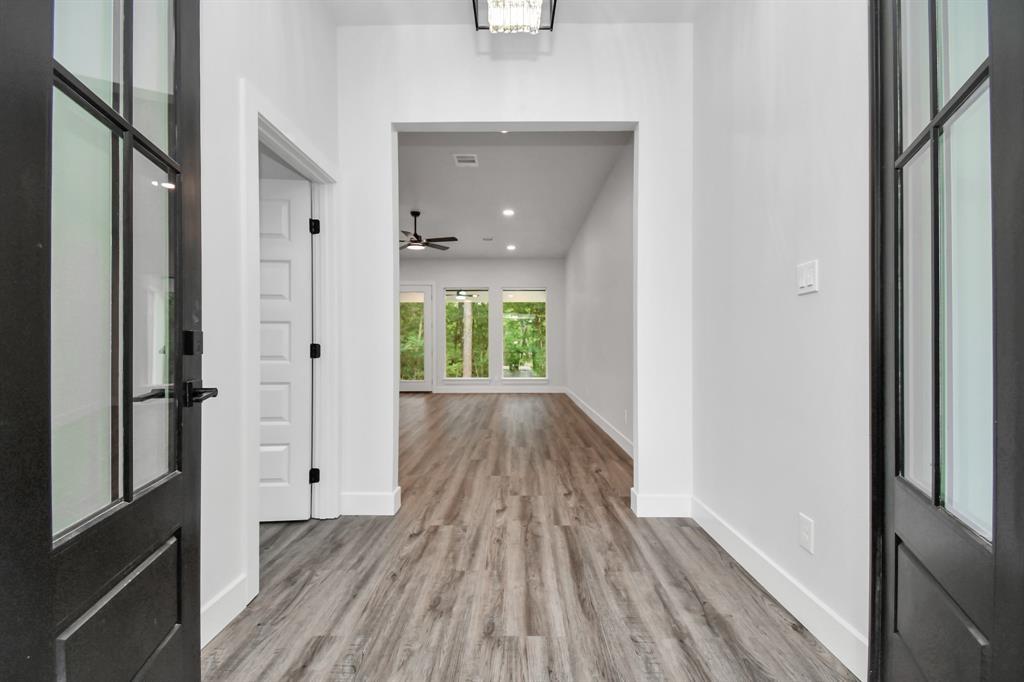 12163 La Salle River