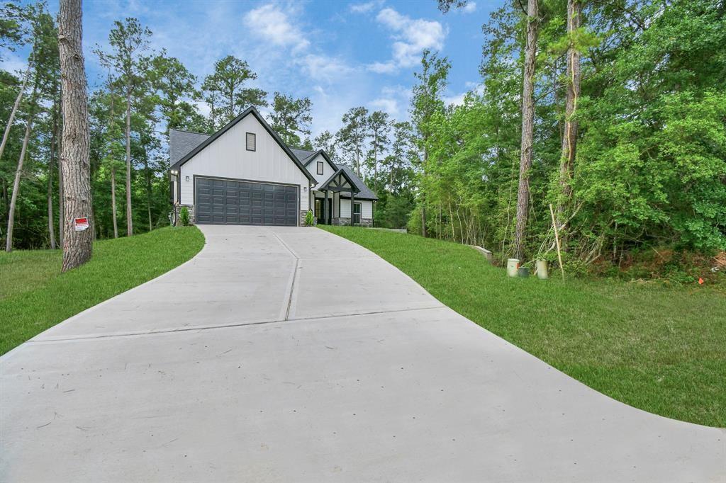 12163 La Salle River