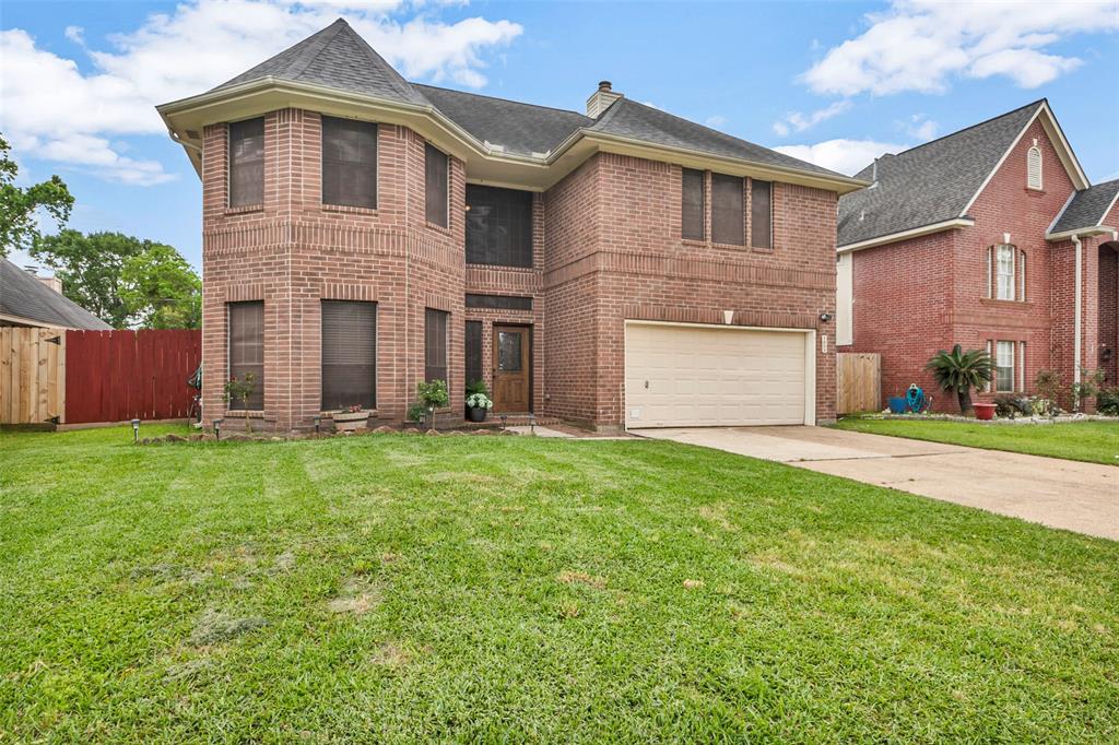 1003 Highland Woods Drive, Highlands, Texas image 1