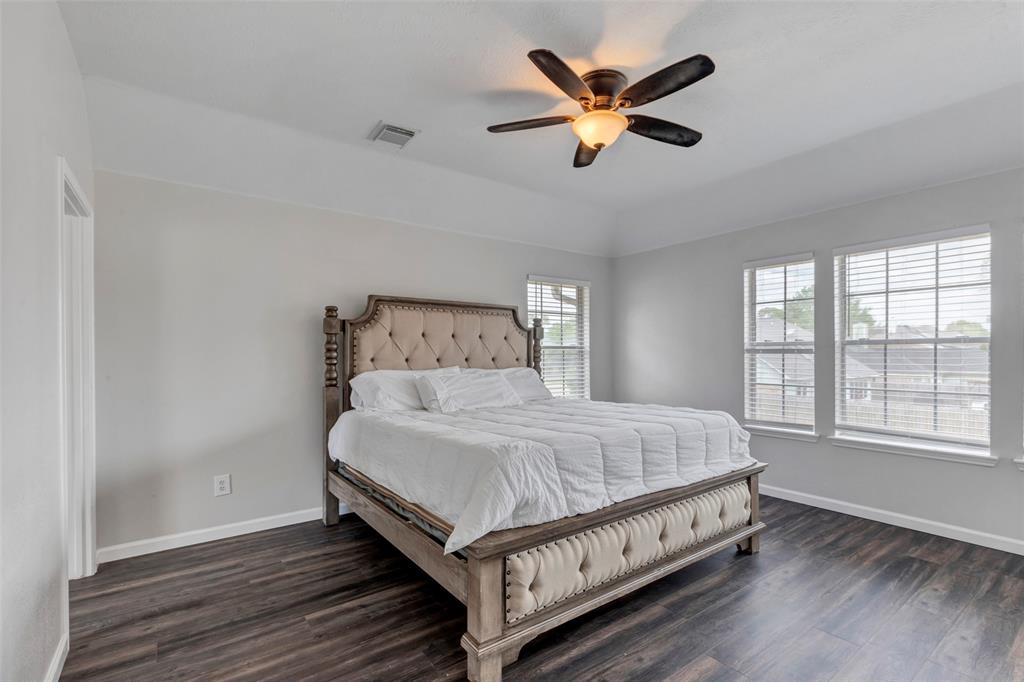 1003 Highland Woods Drive, Highlands, Texas image 21