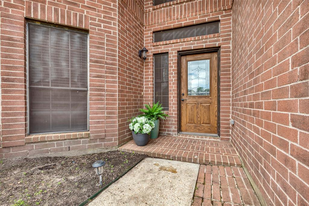 1003 Highland Woods Drive, Highlands, Texas image 32