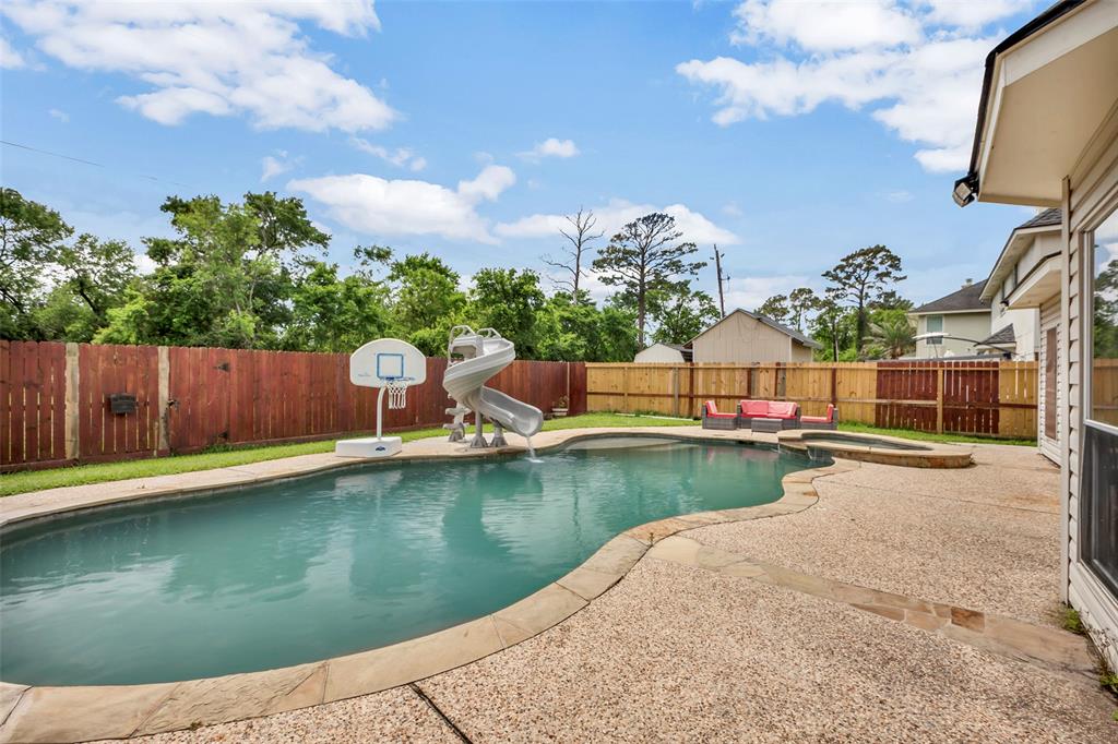 1003 Highland Woods Drive, Highlands, Texas image 28
