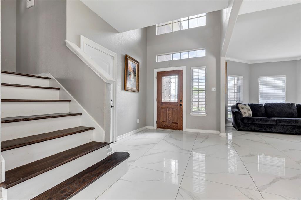 1003 Highland Woods Drive, Highlands, Texas image 3