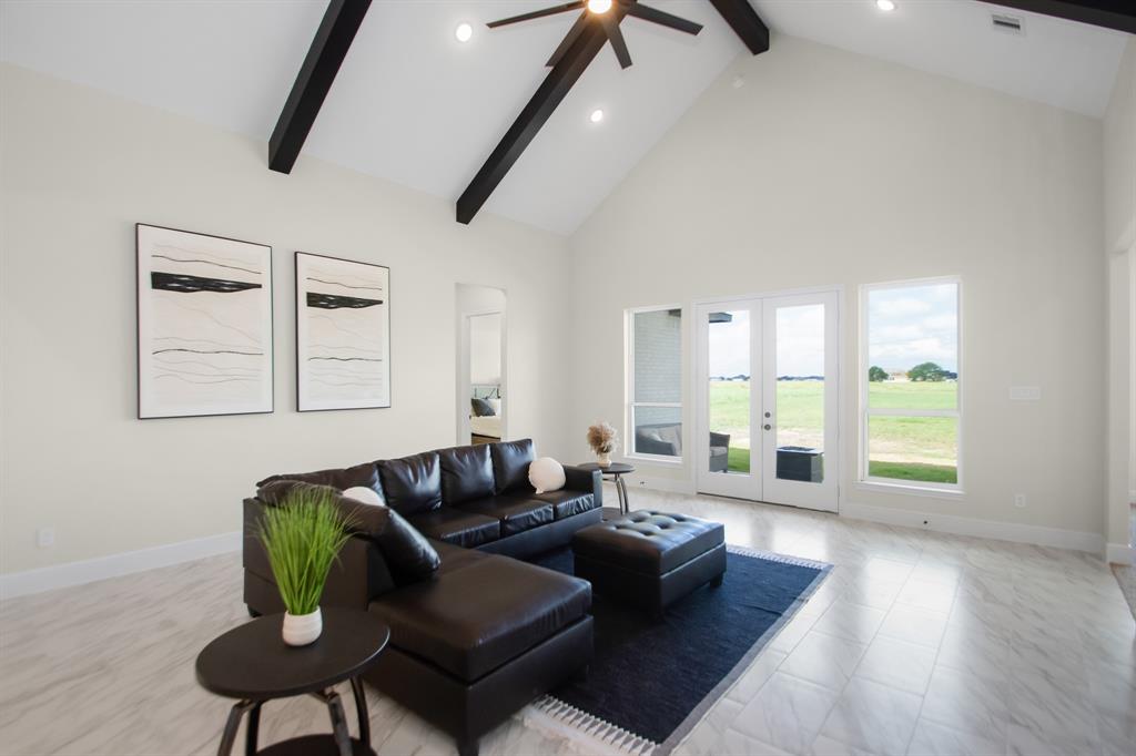 541 Quarter Horse Trail, Angleton, Texas image 9
