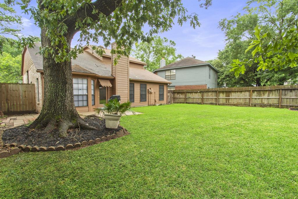 5011 Otter Peak Drive, Kingwood, Texas image 35