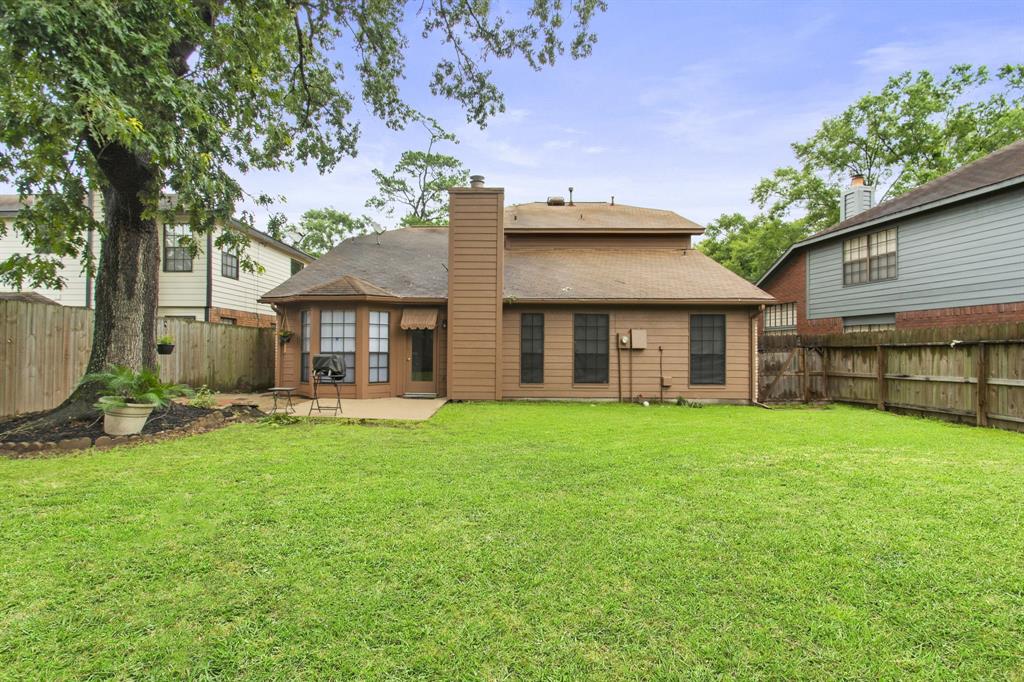 5011 Otter Peak Drive, Kingwood, Texas image 36