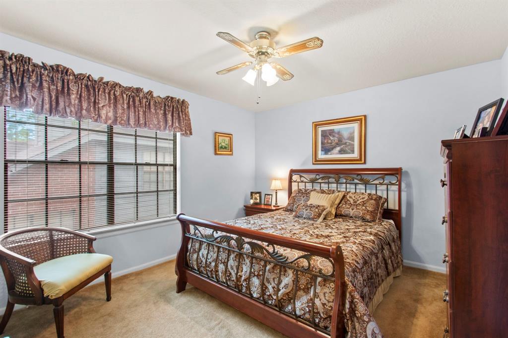 5011 Otter Peak Drive, Kingwood, Texas image 31