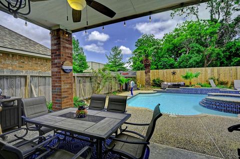 Single Family Residence in Houston TX 8810 Pecan Springs Drive 18.jpg