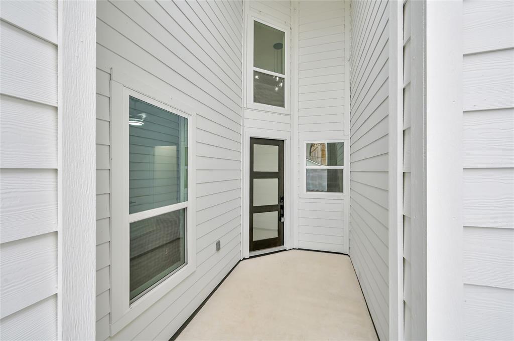 111 Capetown Way, Conroe, Texas image 5