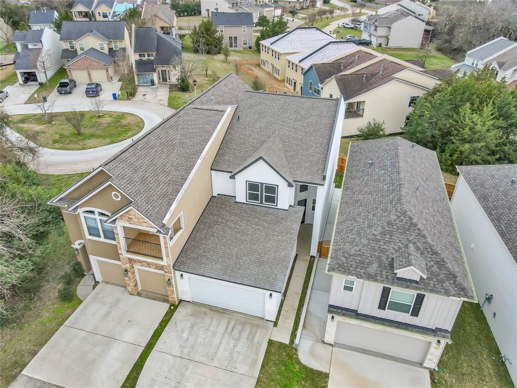 111 Capetown Way, Conroe, Texas image 39