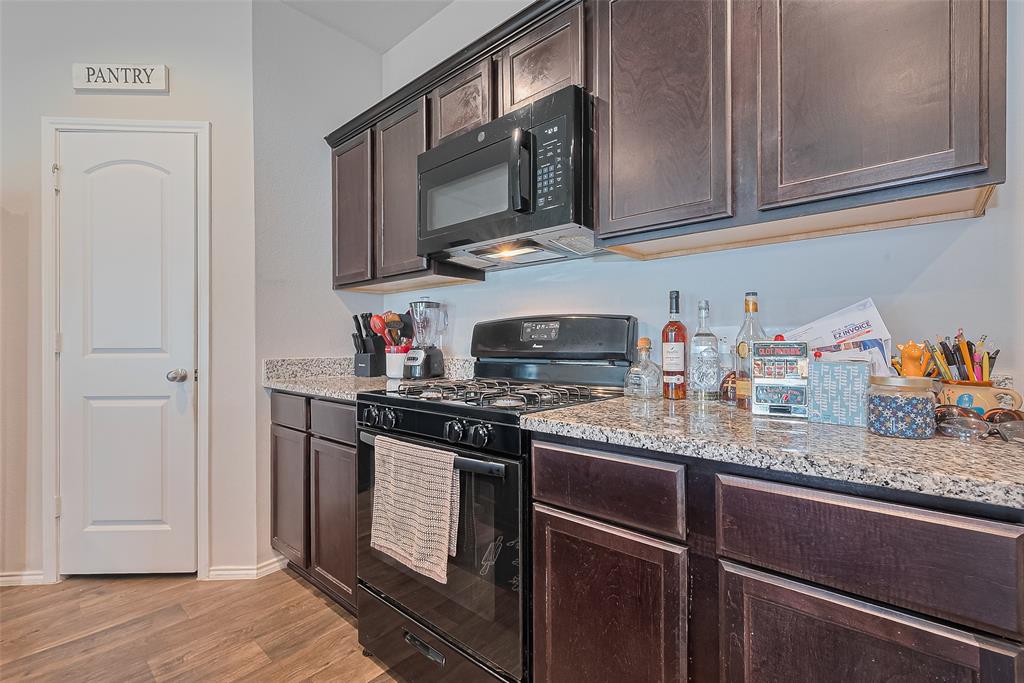23514 Wedgewood Cliff Way, Spring, Texas image 17
