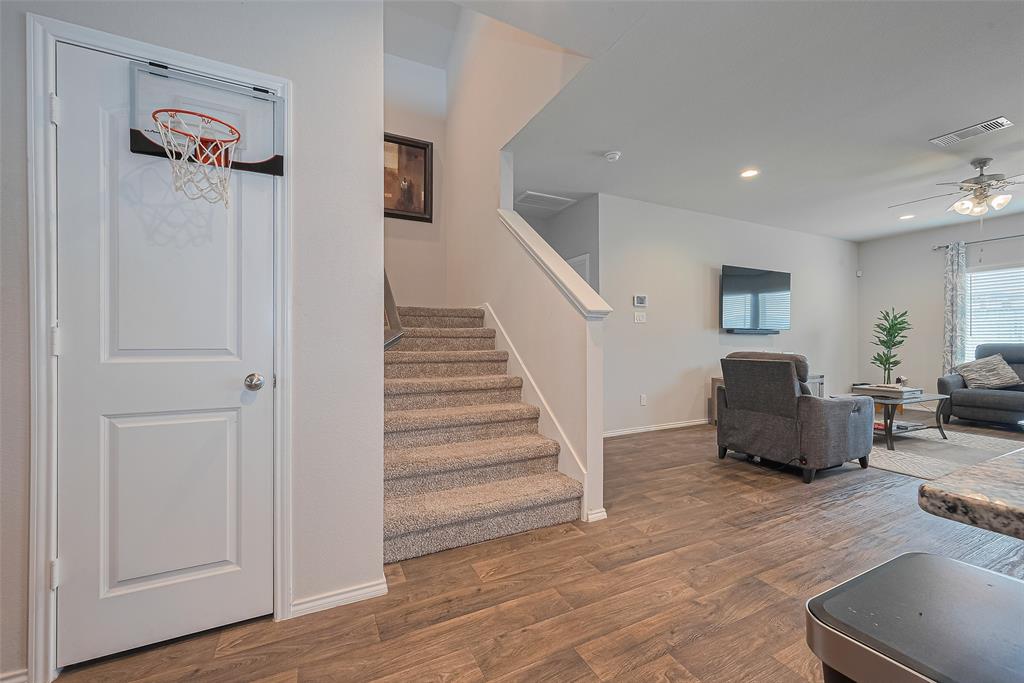 23514 Wedgewood Cliff Way