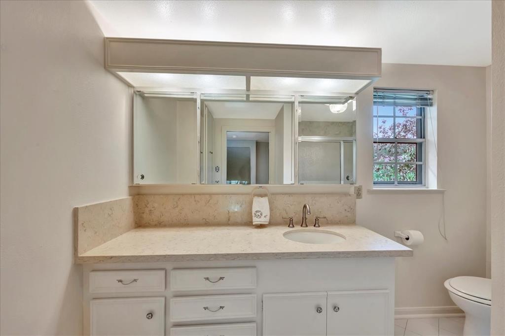 1705 E Texas Avenue, Baytown, Texas image 32