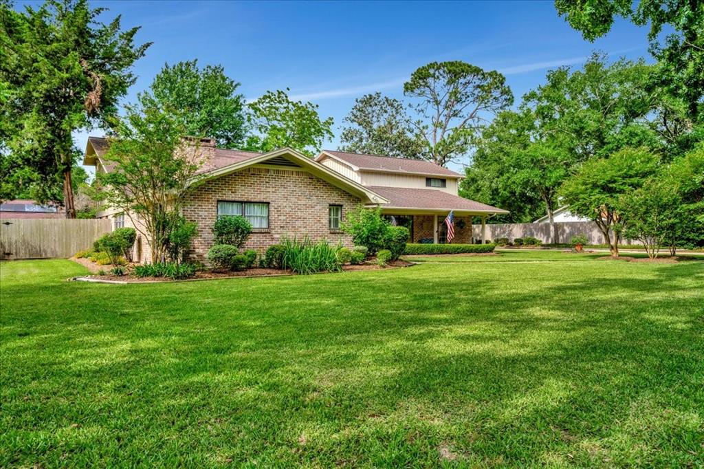 1705 E Texas Avenue, Baytown, Texas image 2