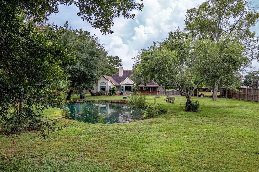 202 Whites Lake Estates Drive, Highlands, Texas image 39