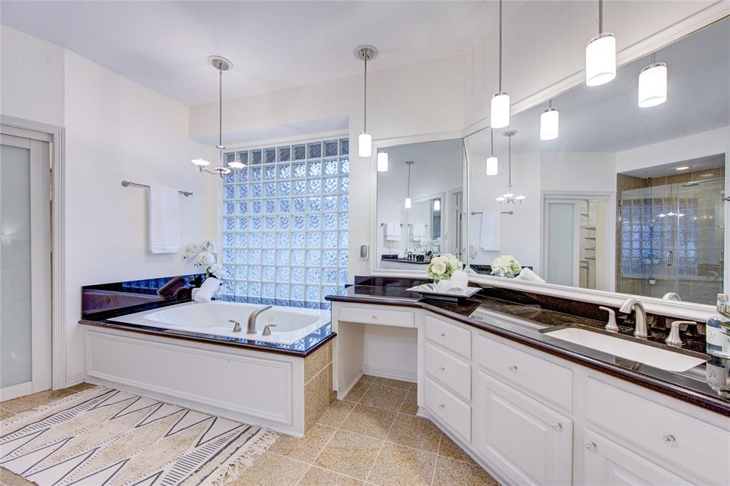 13515 N Tracewood Bend, Houston, Texas image 20