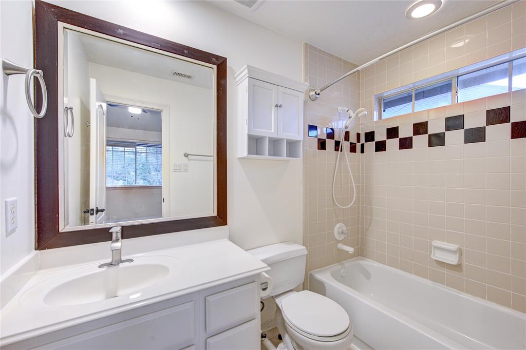13515 N Tracewood Bend, Houston, Texas image 27