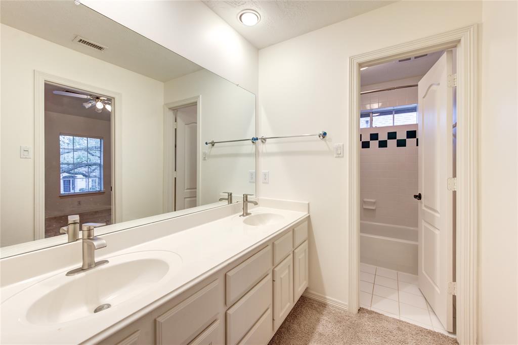 13515 N Tracewood Bend, Houston, Texas image 29
