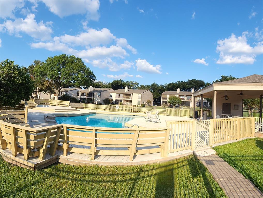 205 Lakeview Terrace #B, Conroe, Texas image 5