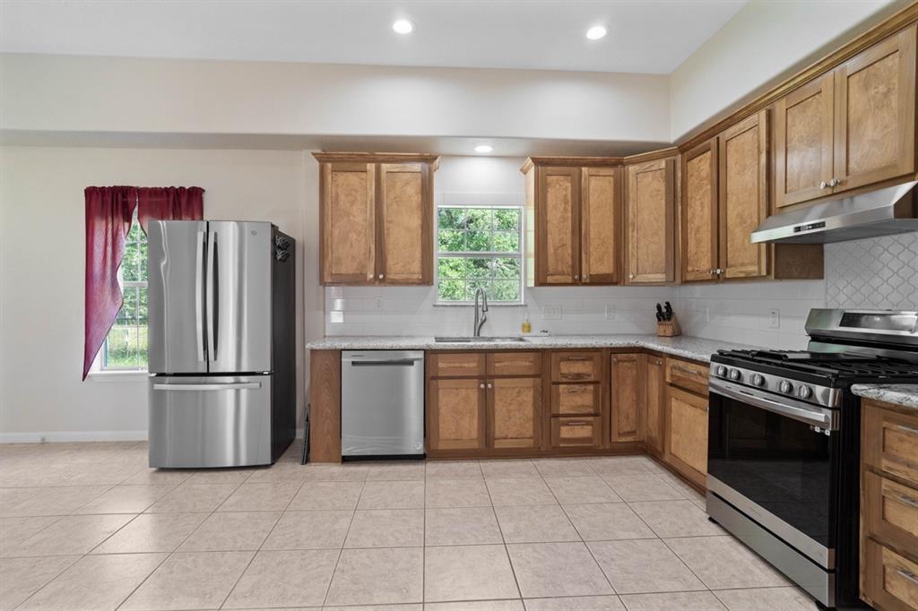 1019 Deerfield Court, Weimar, Texas image 21