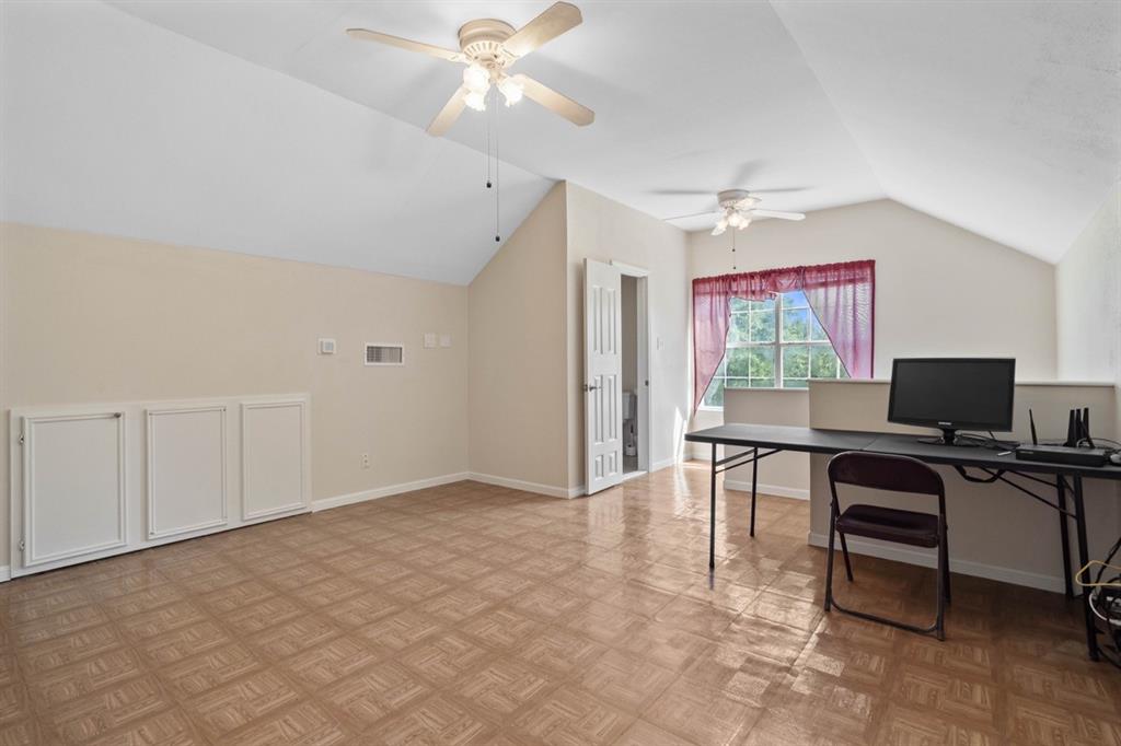 1019 Deerfield Court, Weimar, Texas image 25