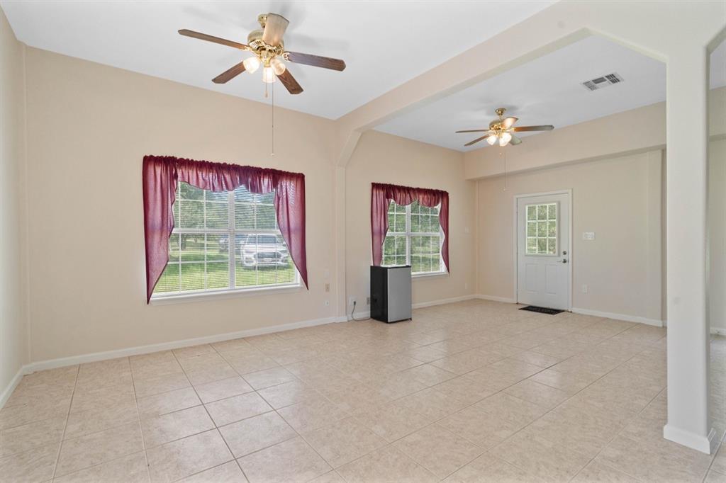 1019 Deerfield Court, Weimar, Texas image 17