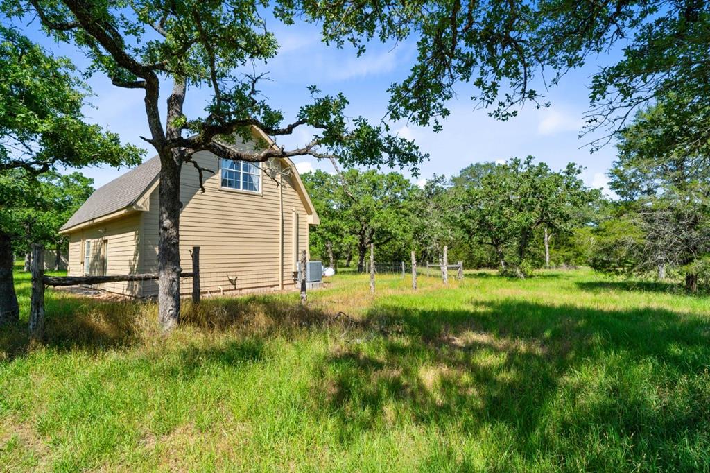 1019 Deerfield Court, Weimar, Texas image 16