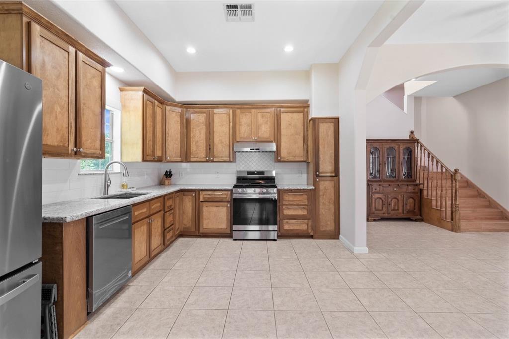 1019 Deerfield Court, Weimar, Texas image 19