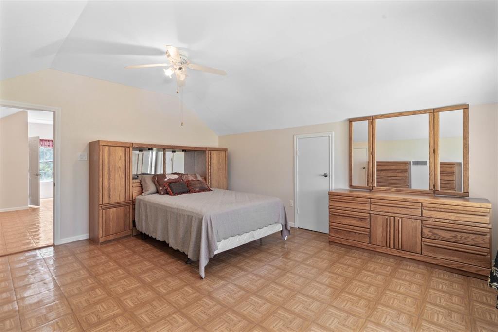 1019 Deerfield Court, Weimar, Texas image 23
