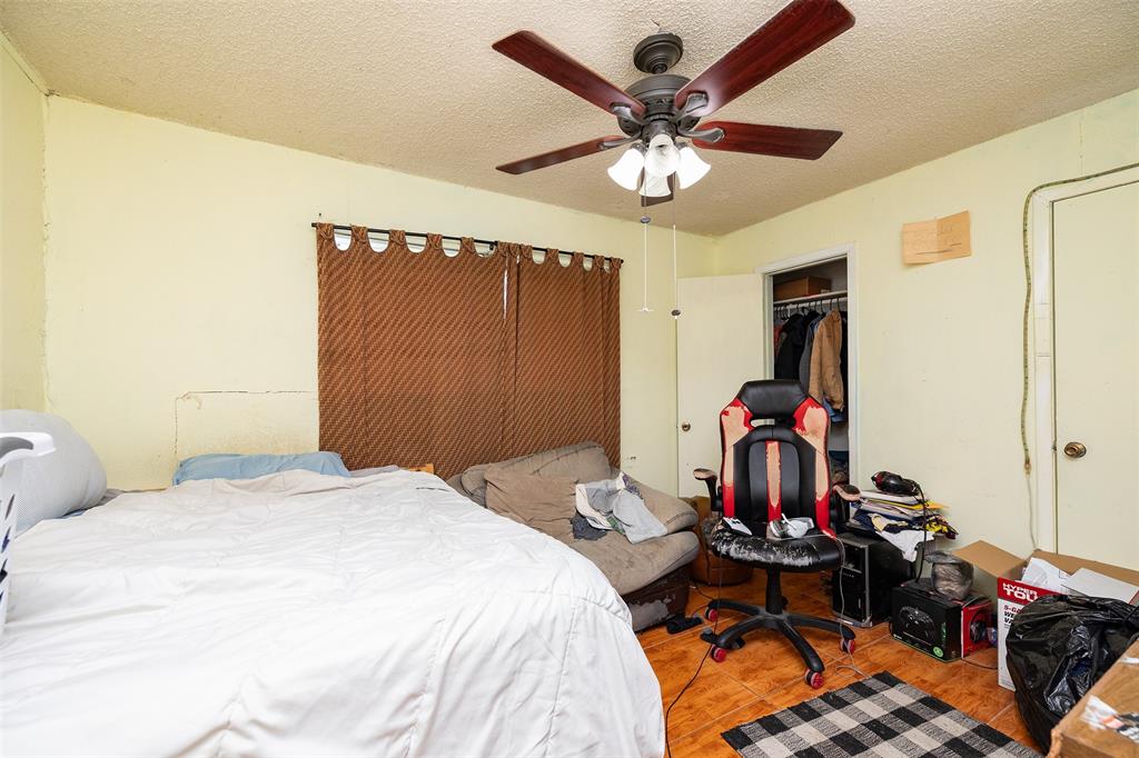 2427 Fairgreen Drive, Missouri City, Texas image 11