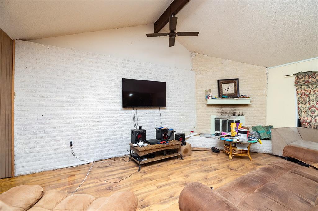 2427 Fairgreen Drive, Missouri City, Texas image 3