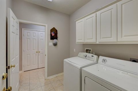 Single Family Residence in Friendswood TX 1308 Buttonwood Drive 19.jpg